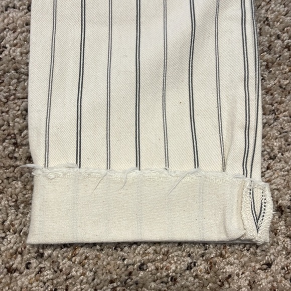 Abercrombie Simone High rise Slim cream striped Jeans size 27/4 R - Picture 5 of 5